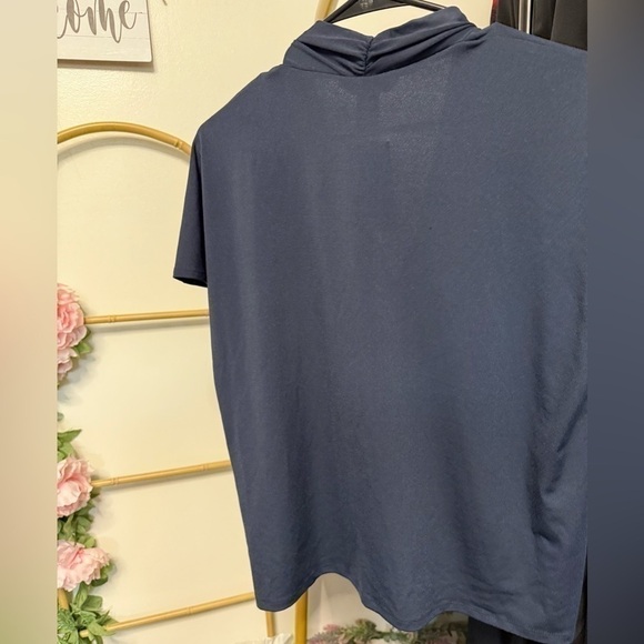 H&M V Neck Top - Picture 3 of 3